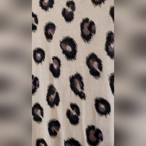 Medium Halogen Animal Print Long Sleeve Lightweight Sweater Blouse - Picture 8 of 8